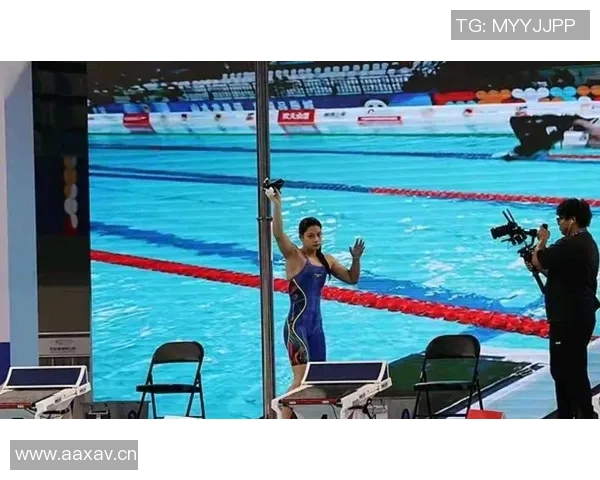 全国游泳比赛激烈开赛 汇聚顶尖选手展现水中风采与竞技精神